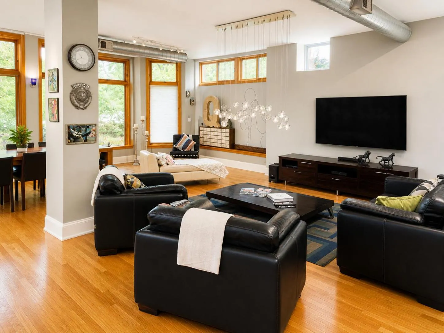 Living room, Bed in House 5863- Chicago's Premier Bed and Breakfast