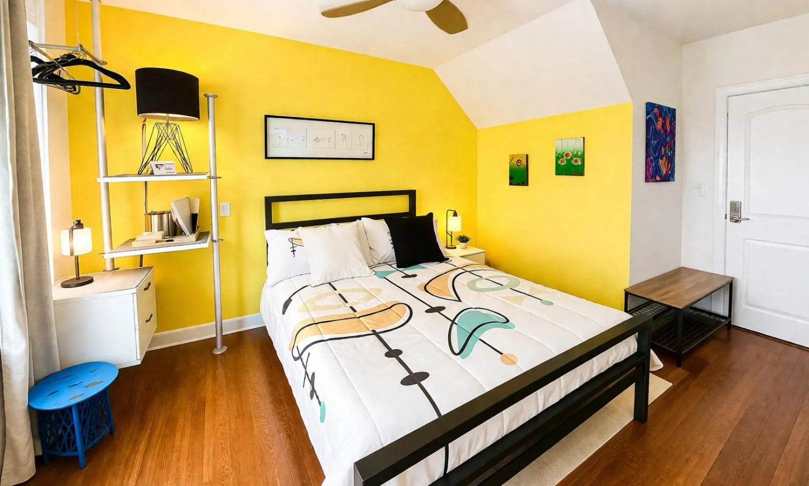 Bedroom, Bed in House 5863- Chicago's Premier Bed and Breakfast