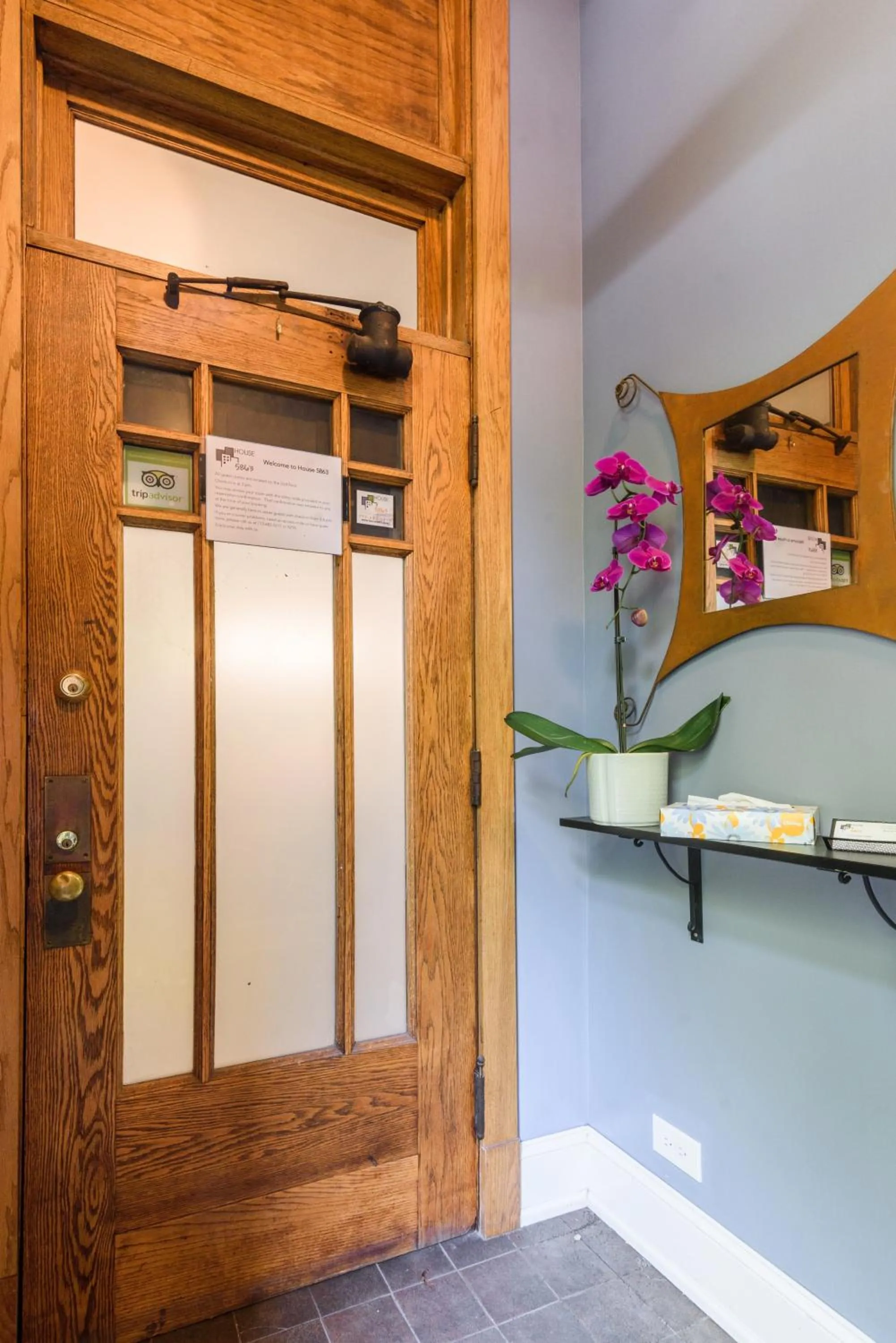 Lobby or reception in House 5863- Chicago's Premier Bed and Breakfast