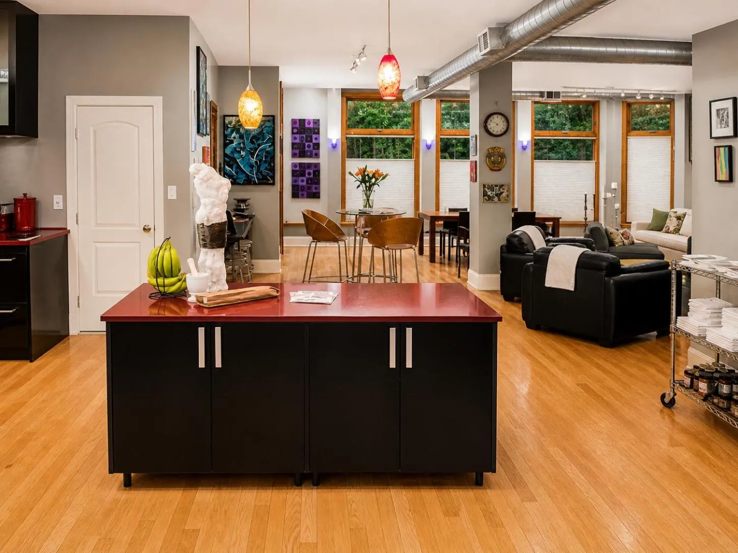 kitchen in House 5863- Chicago's Premier Bed and Breakfast