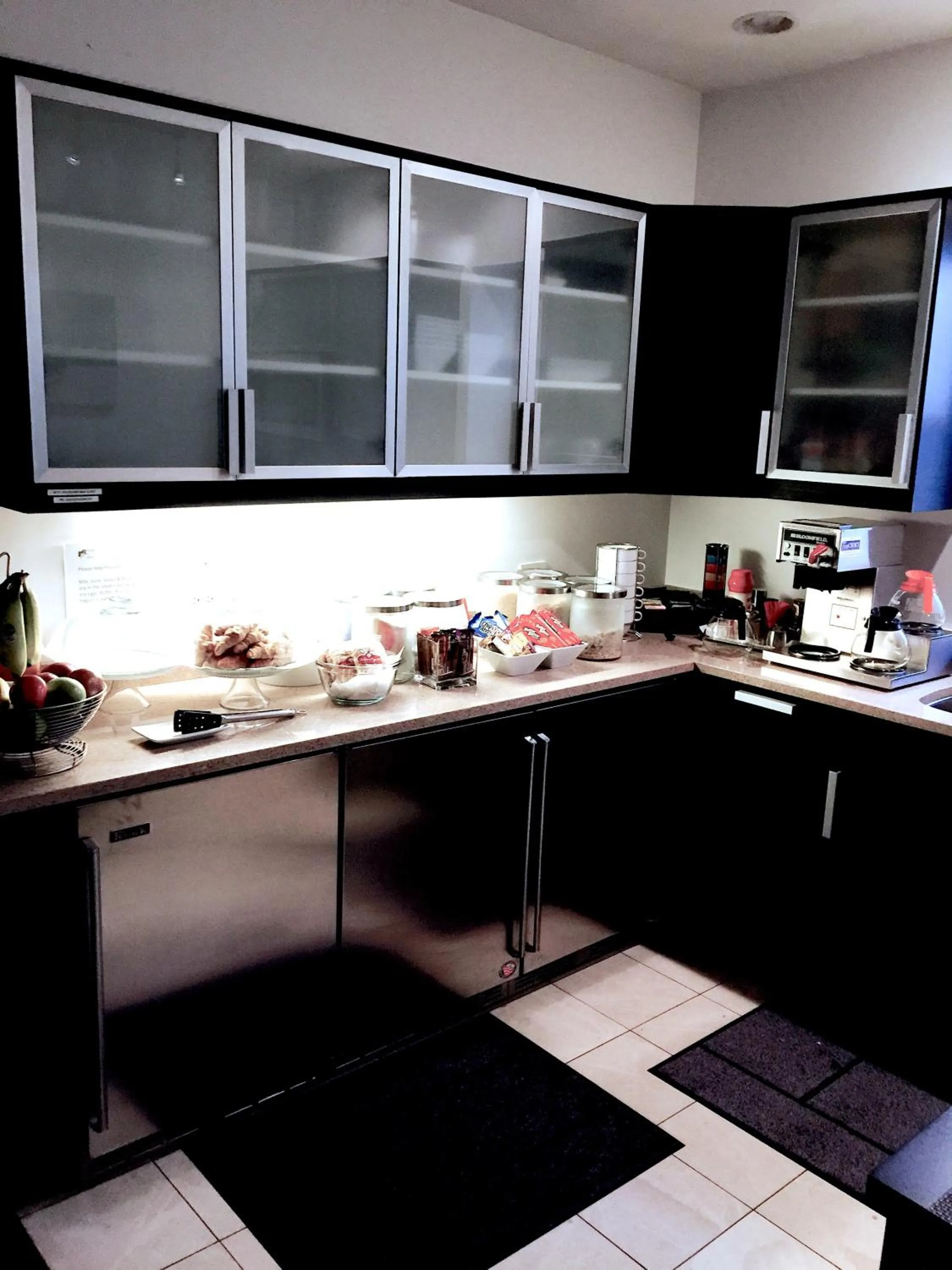 Breakfast in House 5863- Chicago's Premier Bed and Breakfast