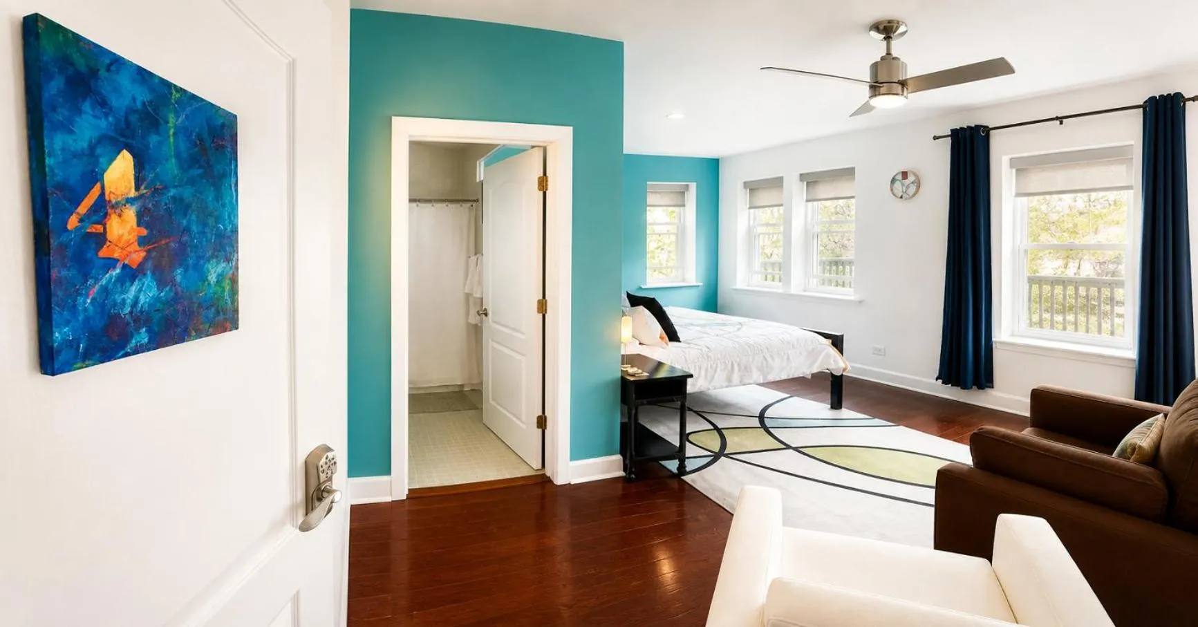 Bedroom in House 5863- Chicago's Premier Bed and Breakfast