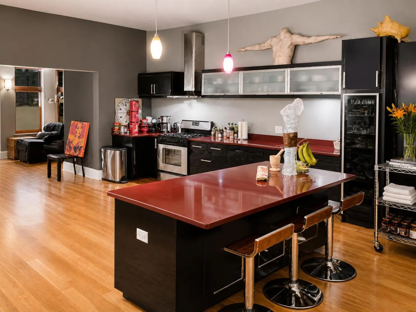 kitchen in House 5863- Chicago's Premier Bed and Breakfast