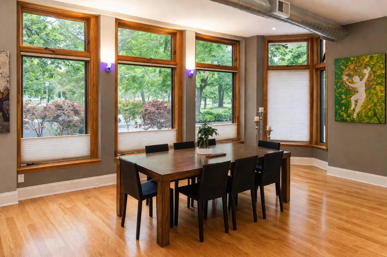 Dining area in House 5863- Chicago's Premier Bed and Breakfast