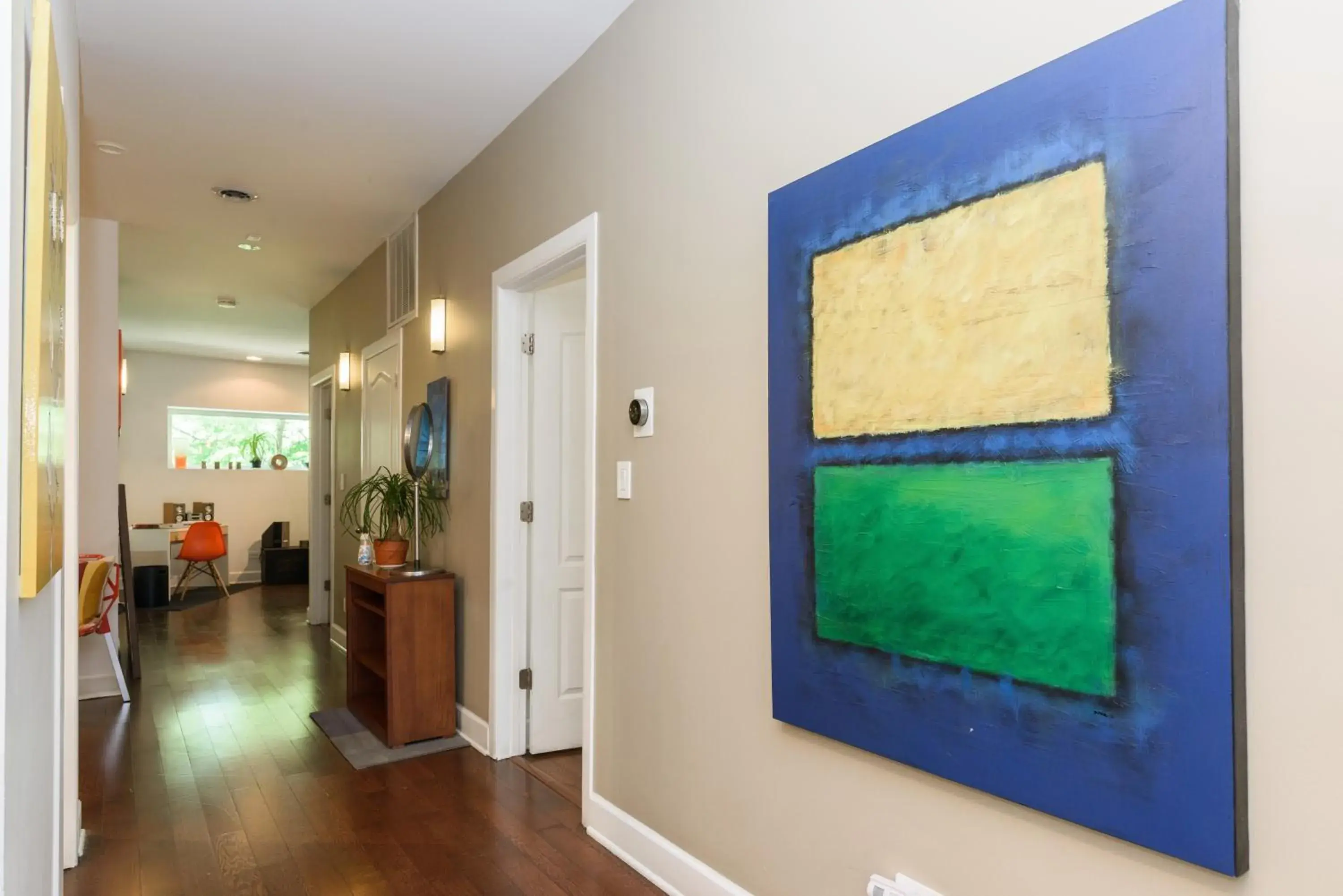 Lounge or bar in House 5863- Chicago's Premier Bed and Breakfast Lounge or bar in House 5863- Chicago's Premier Bed and Breakfast