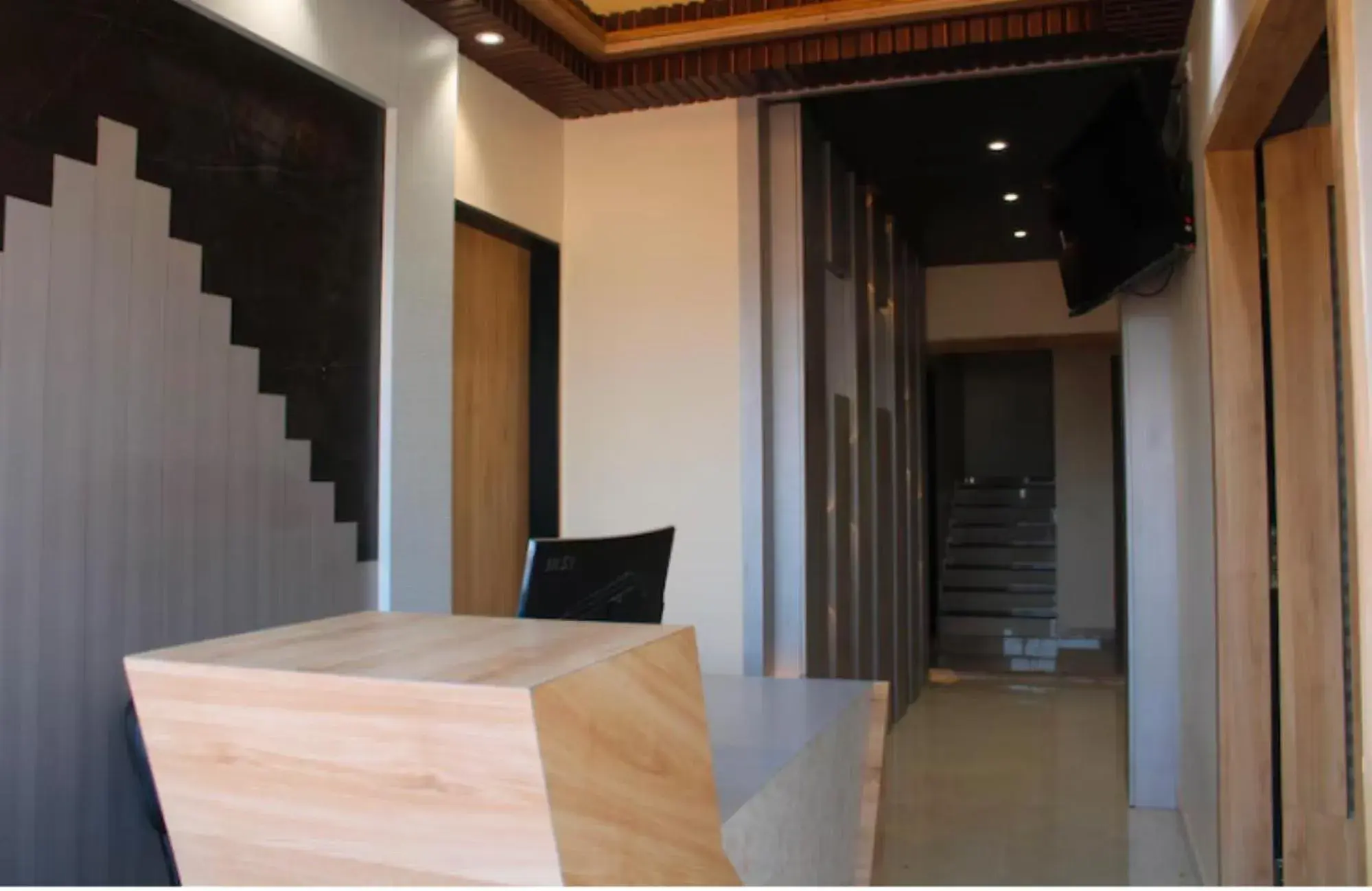 Hotel Veeratn Hotel Veeratn