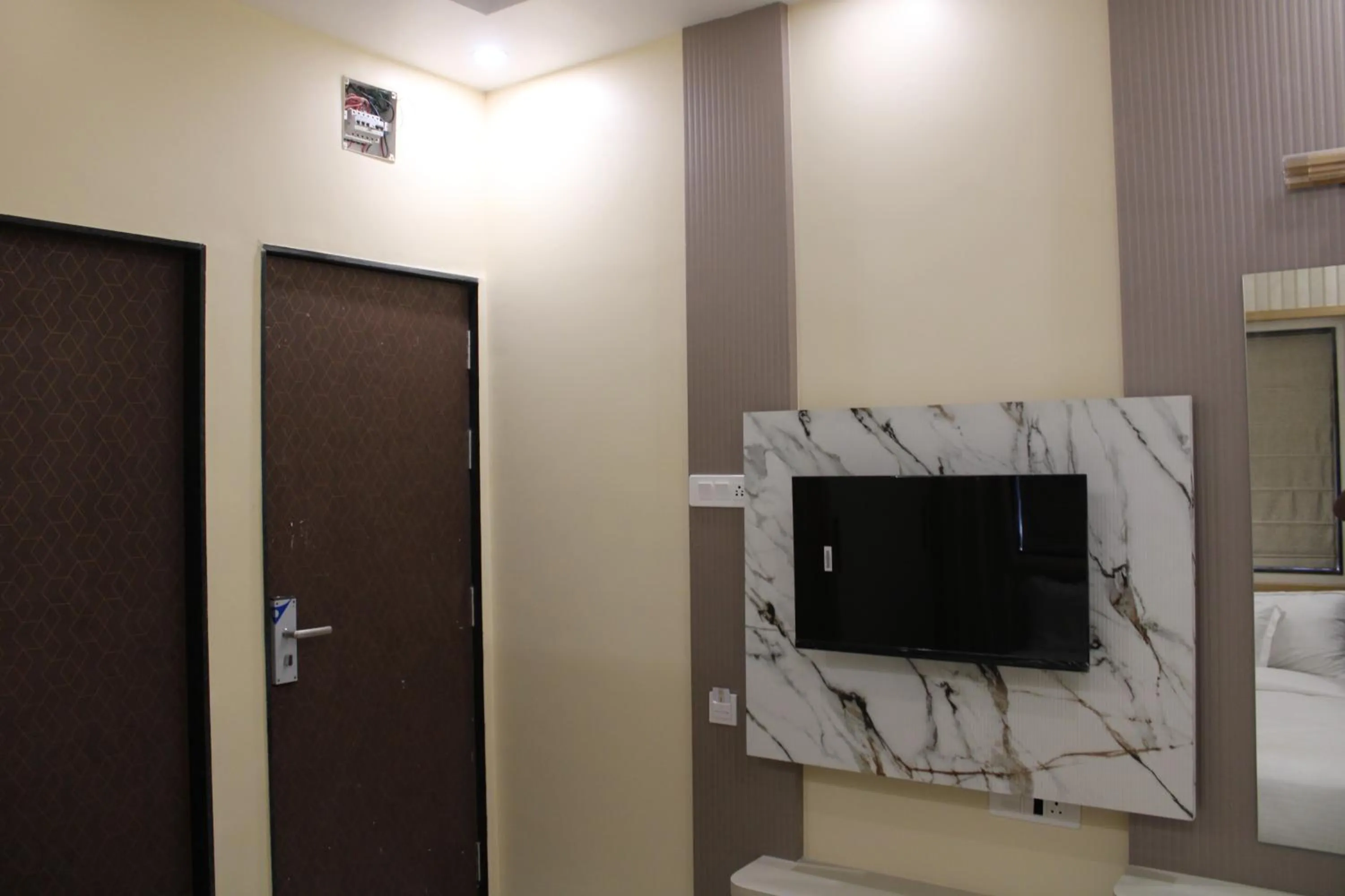 TV and multimedia in Hotel Veeratn