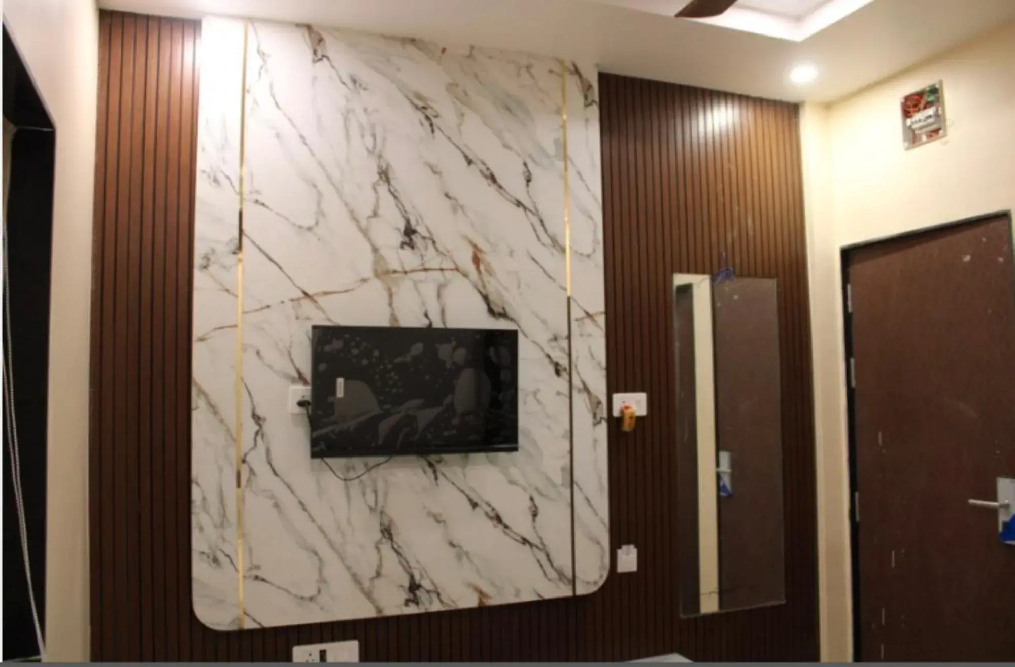 Hotel Veeratn Hotel Veeratn