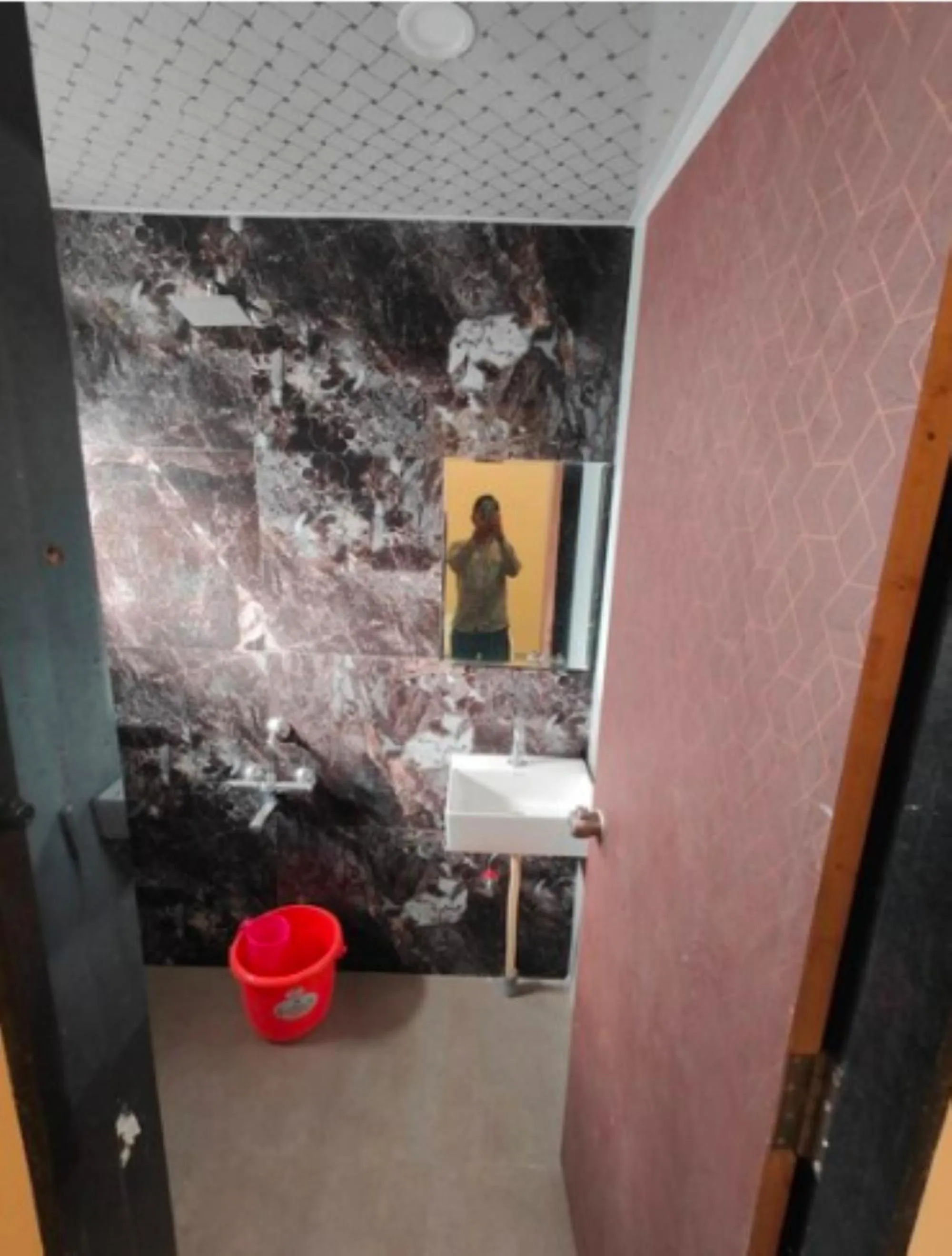 Bathroom in Hotel Veeratn