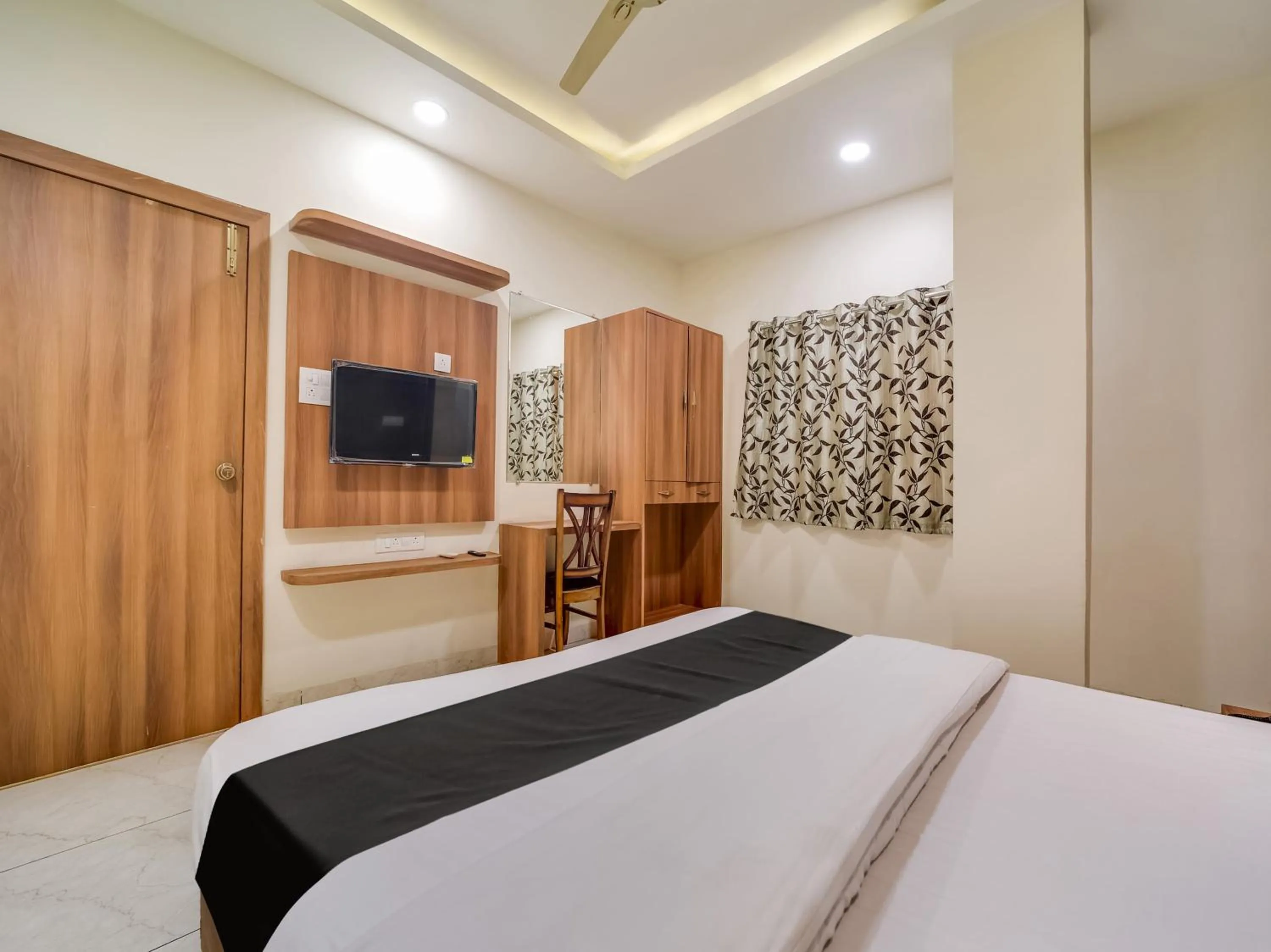Bedroom, Bed in Hotel O Zamzam Residency