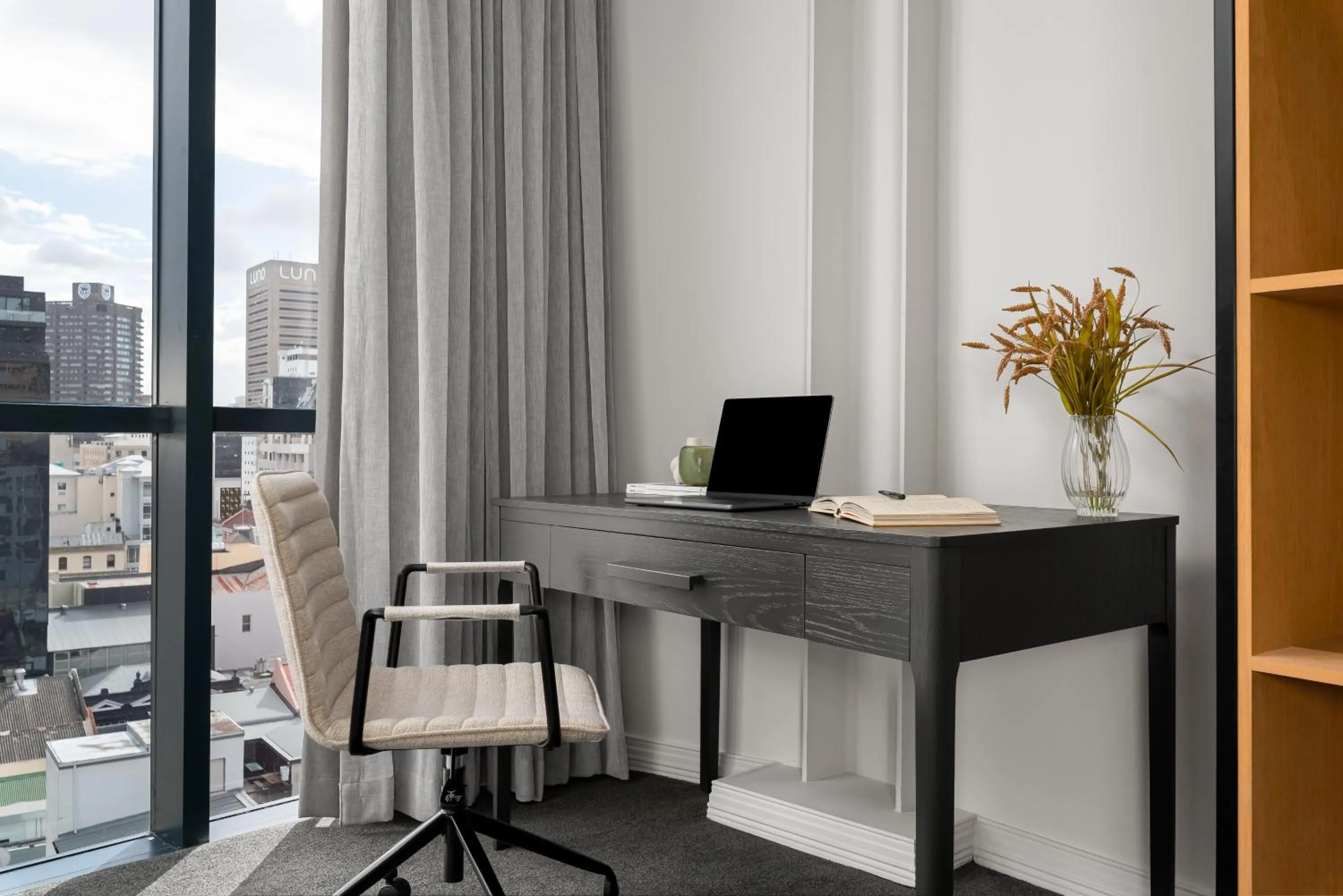 Business facilities in Neighbourgood Loop Street