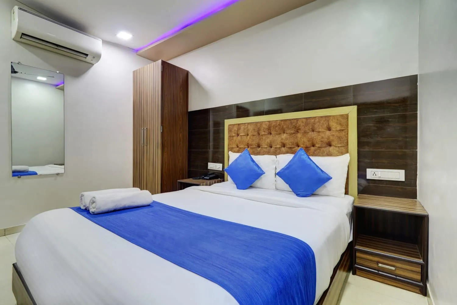 Bedroom, Bed in Hotel New Blue Sapphire Residency