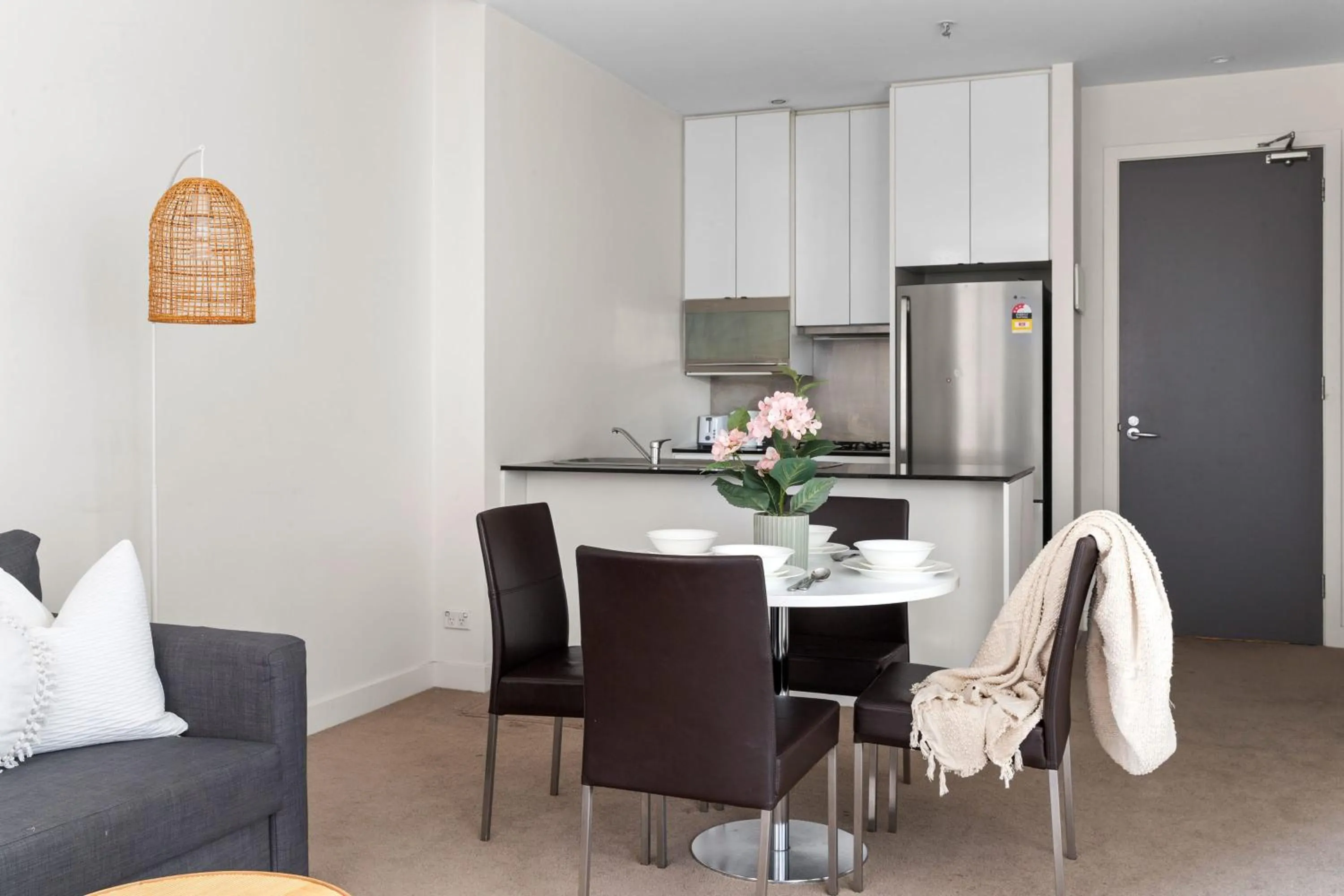 A Stylish & Central 2BR Apt Near Flinders Station