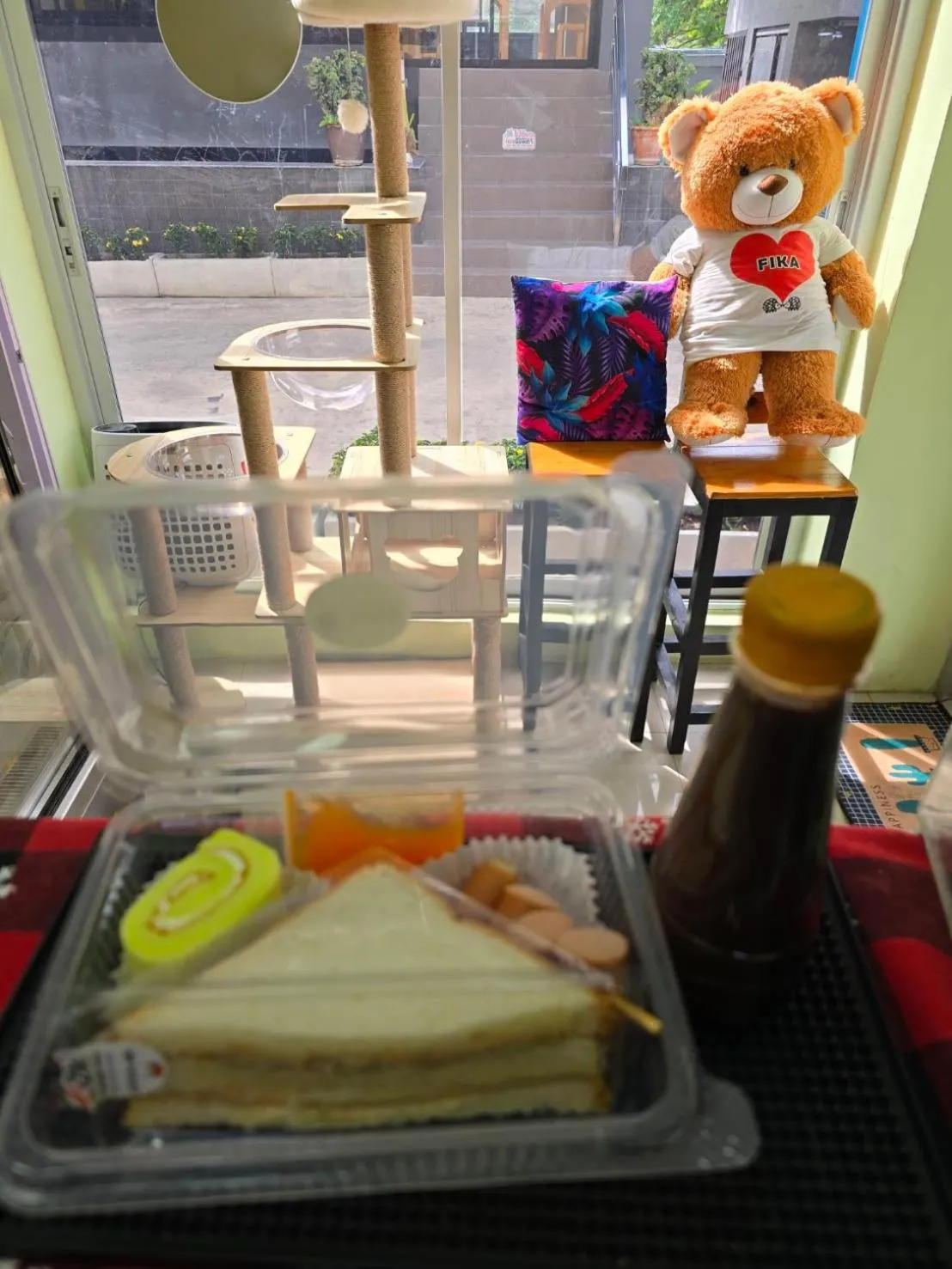 Food and drinks in The Bua Boutique Resort