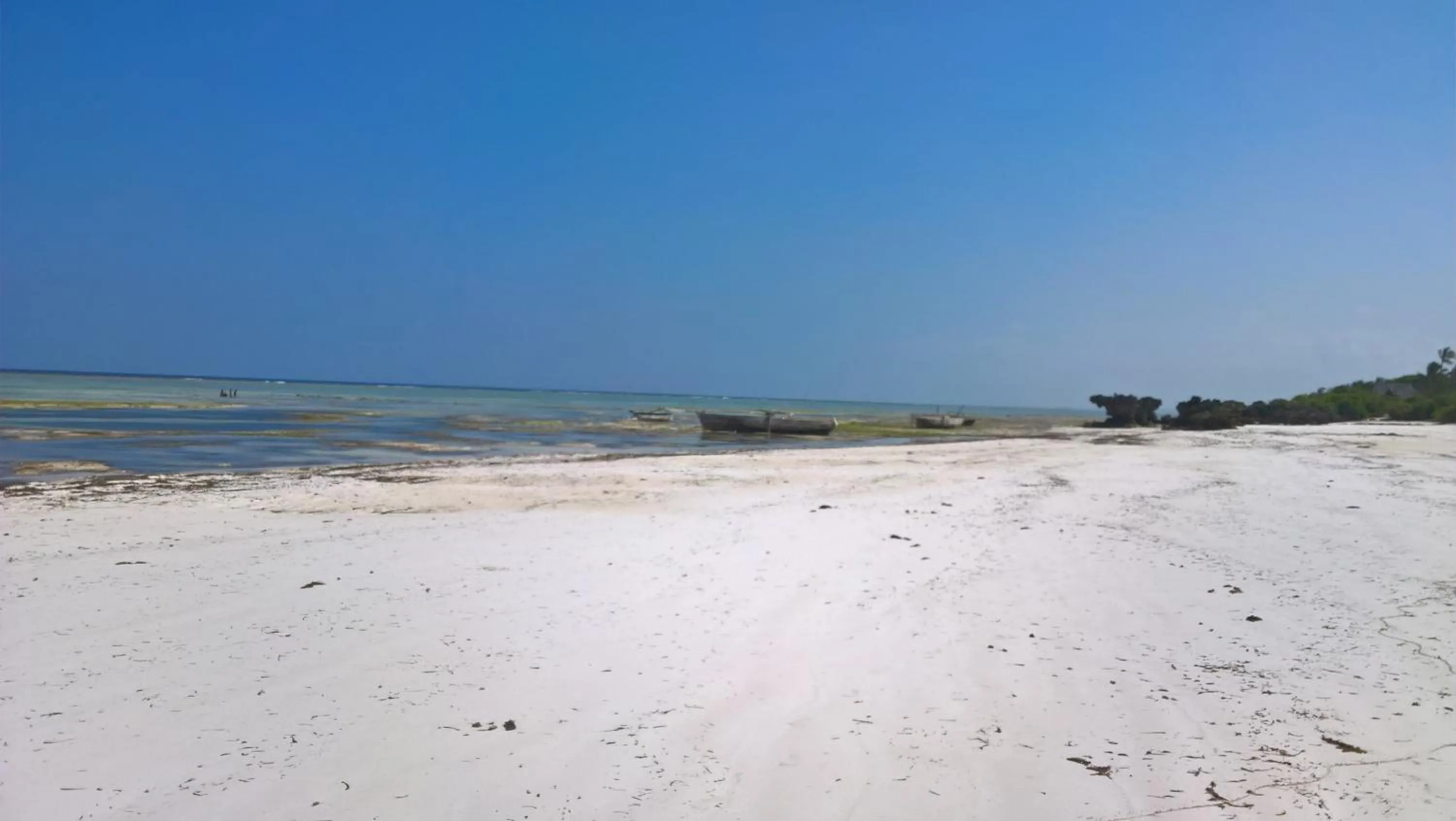 Beach in Karabai Villa