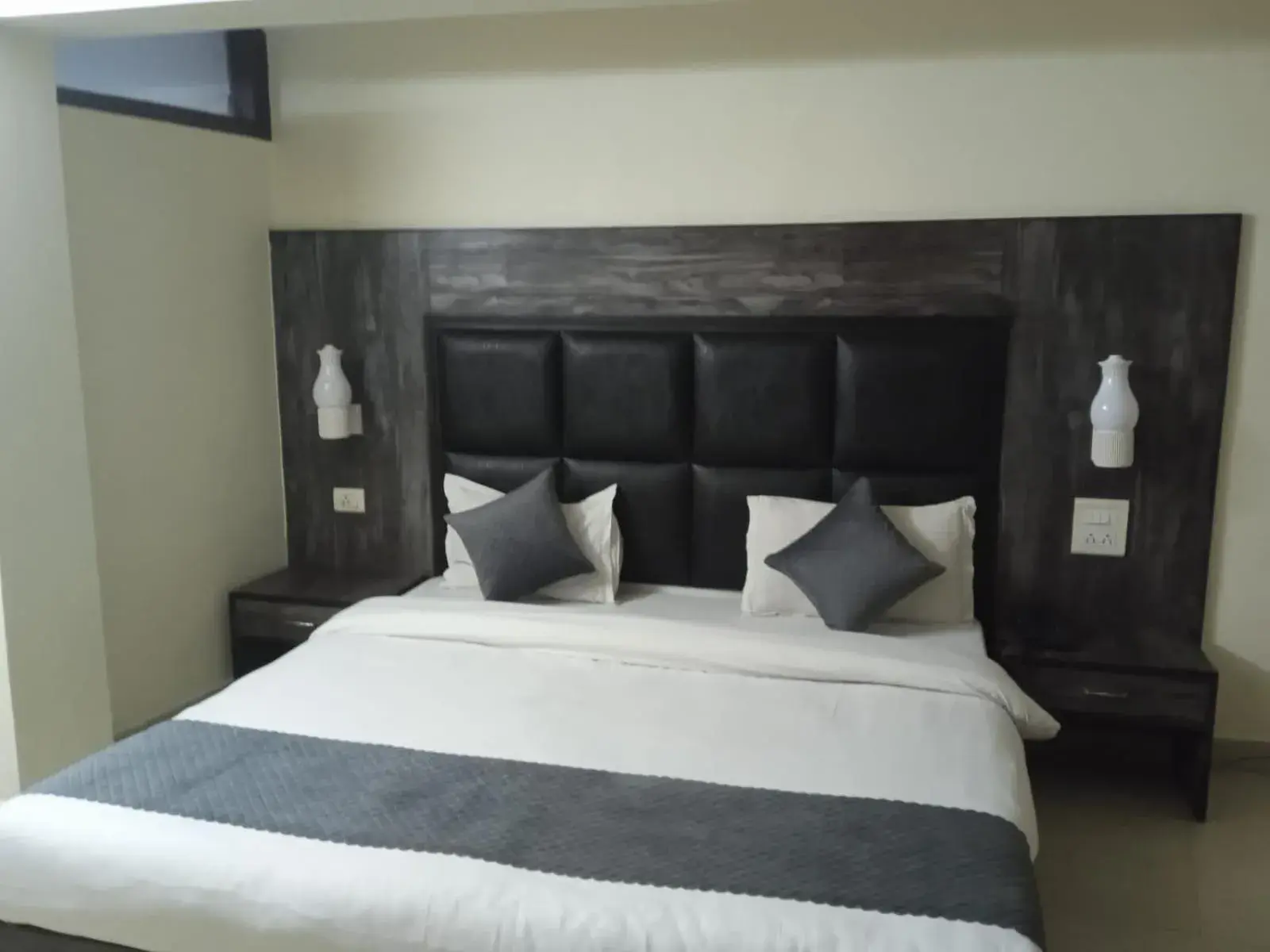 Bed in Laxmi Palace Bed in Laxmi Palace