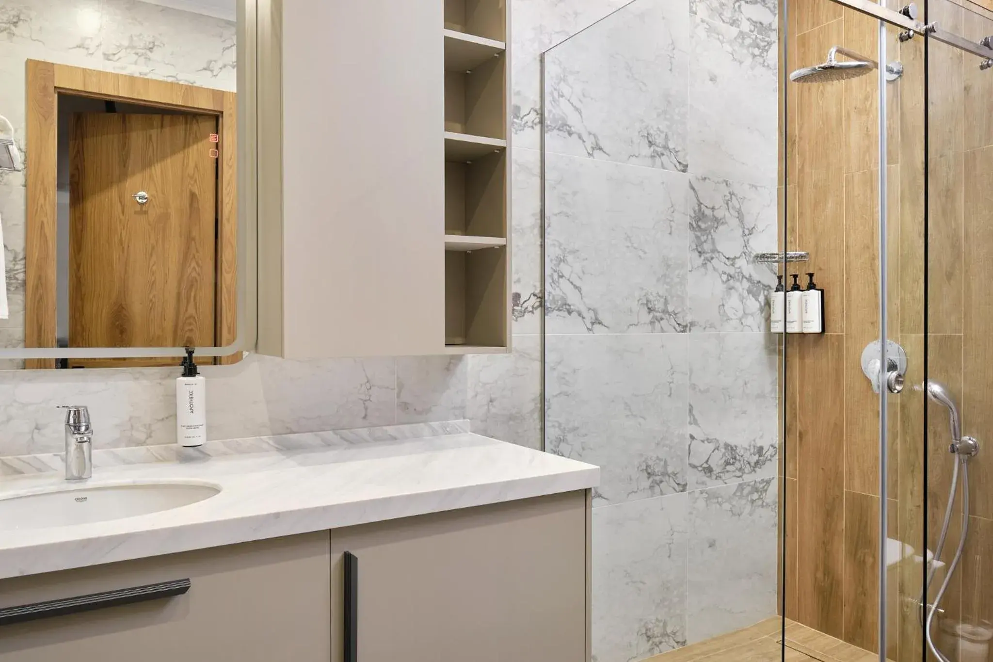 Suite with City View - single occupancy in STYLO Residences & Suites Suite with City View - single occupancy in STYLO Residences & Suites