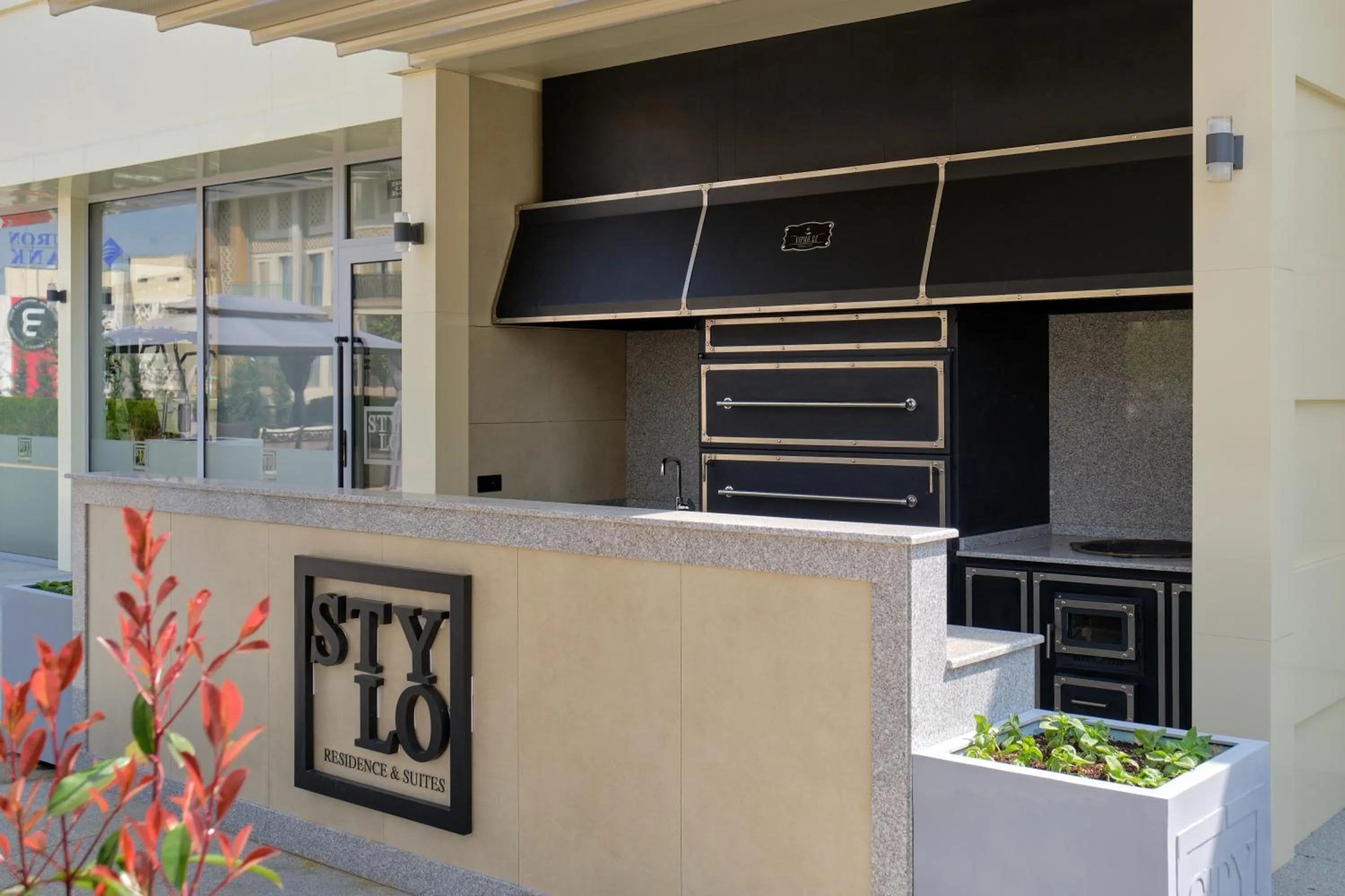 Restaurant/places to eat in STYLO Residences & Suites