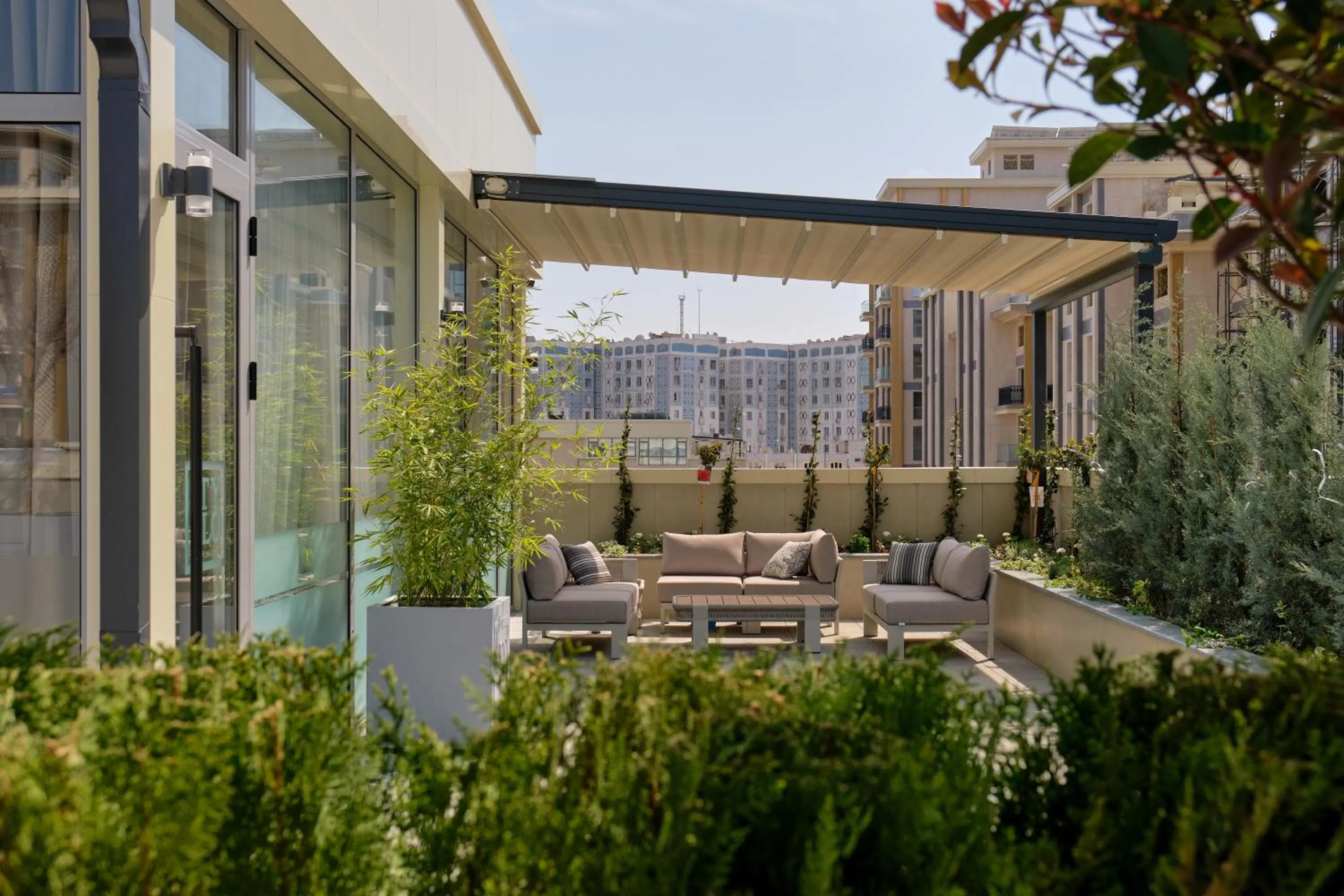 Restaurant/places to eat in STYLO Residences & Suites