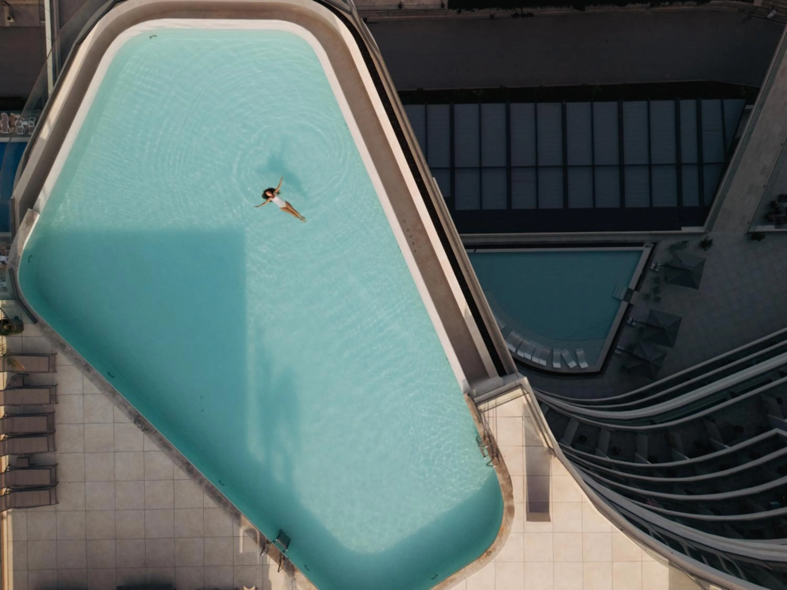 Swimming pool in GRIFID Noa