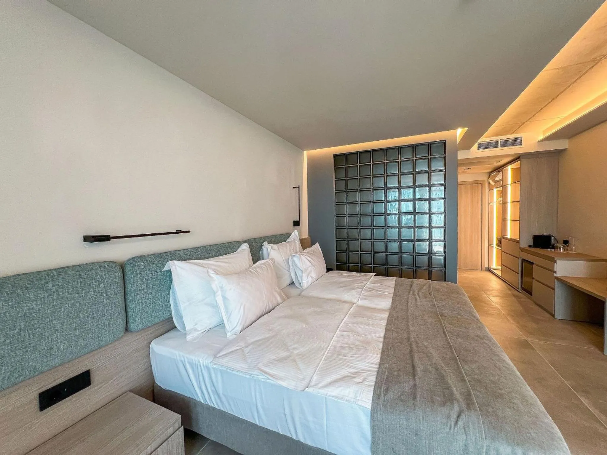 Bedroom, Bed in GRIFID Noa