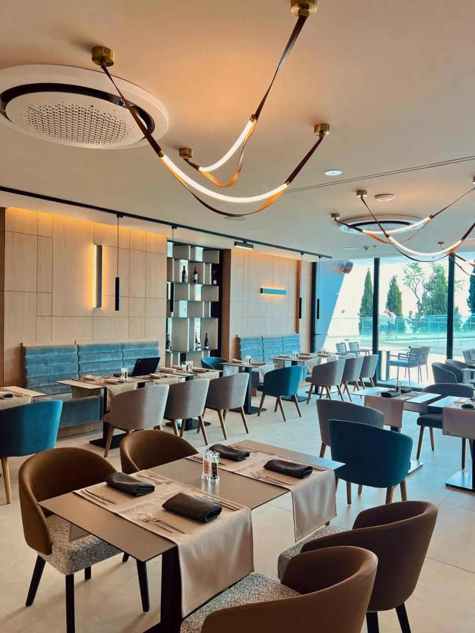 Restaurant/places to eat in GRIFID Noa