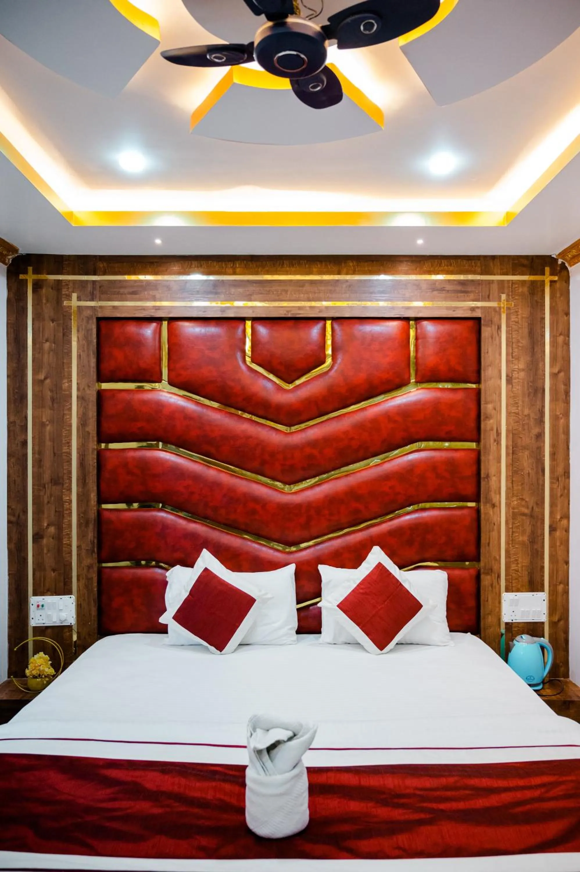 Bed in HOTEL COUNTRY INN