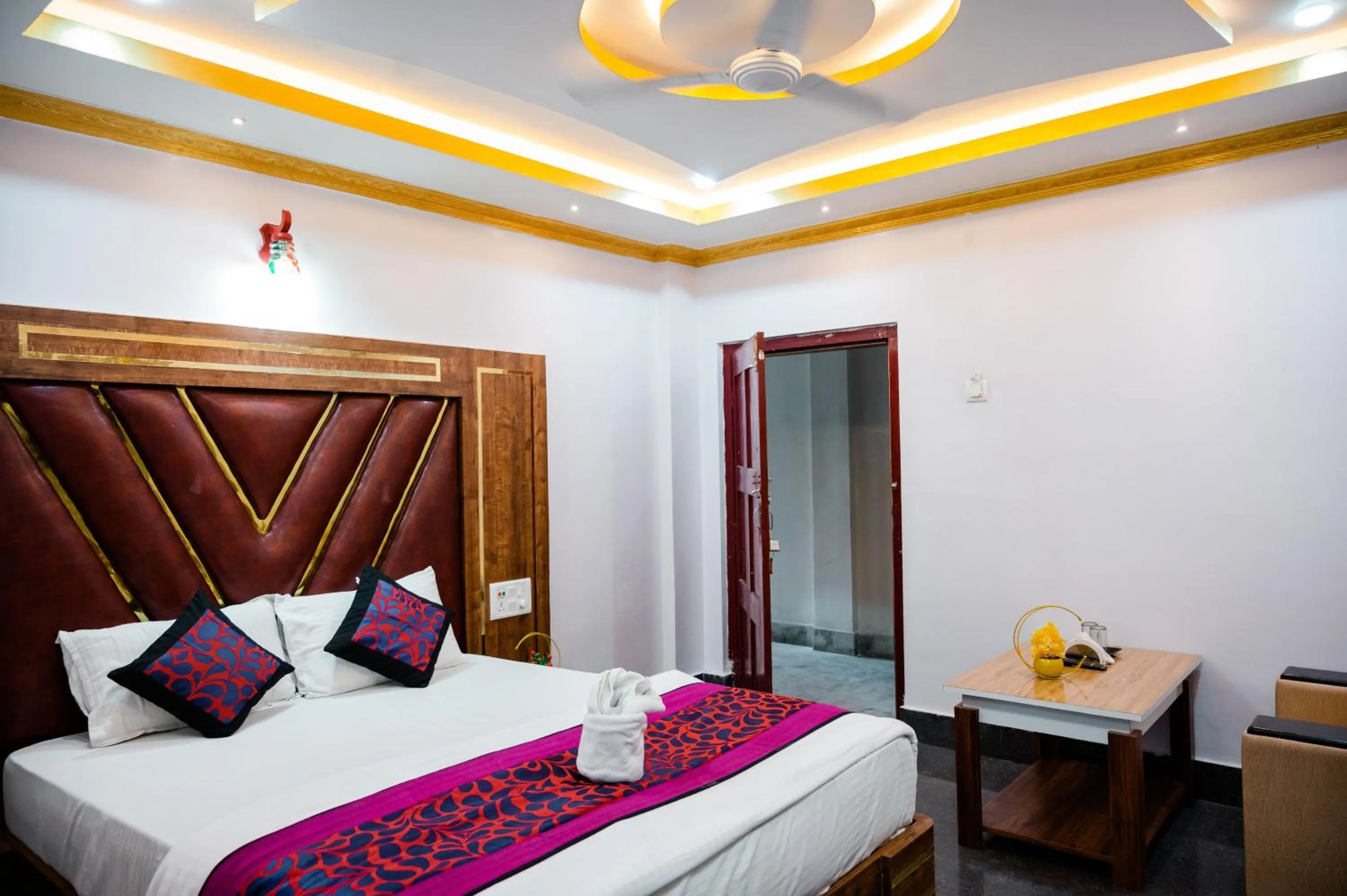 Bedroom, Bed in HOTEL COUNTRY INN