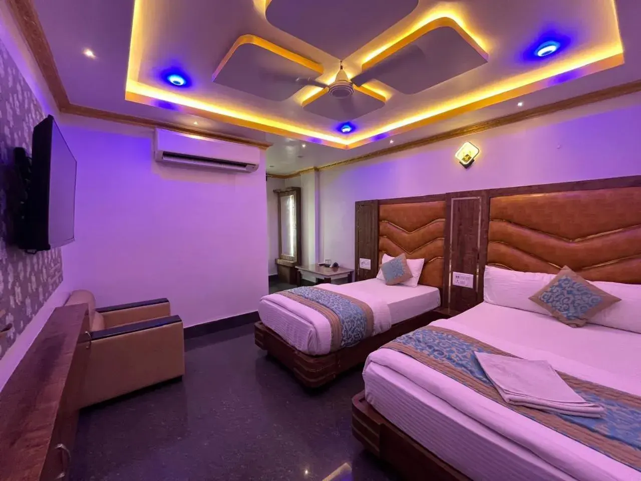 Deluxe Double or Twin Room in HOTEL COUNTRY INN Deluxe Double or Twin Room in HOTEL COUNTRY INN