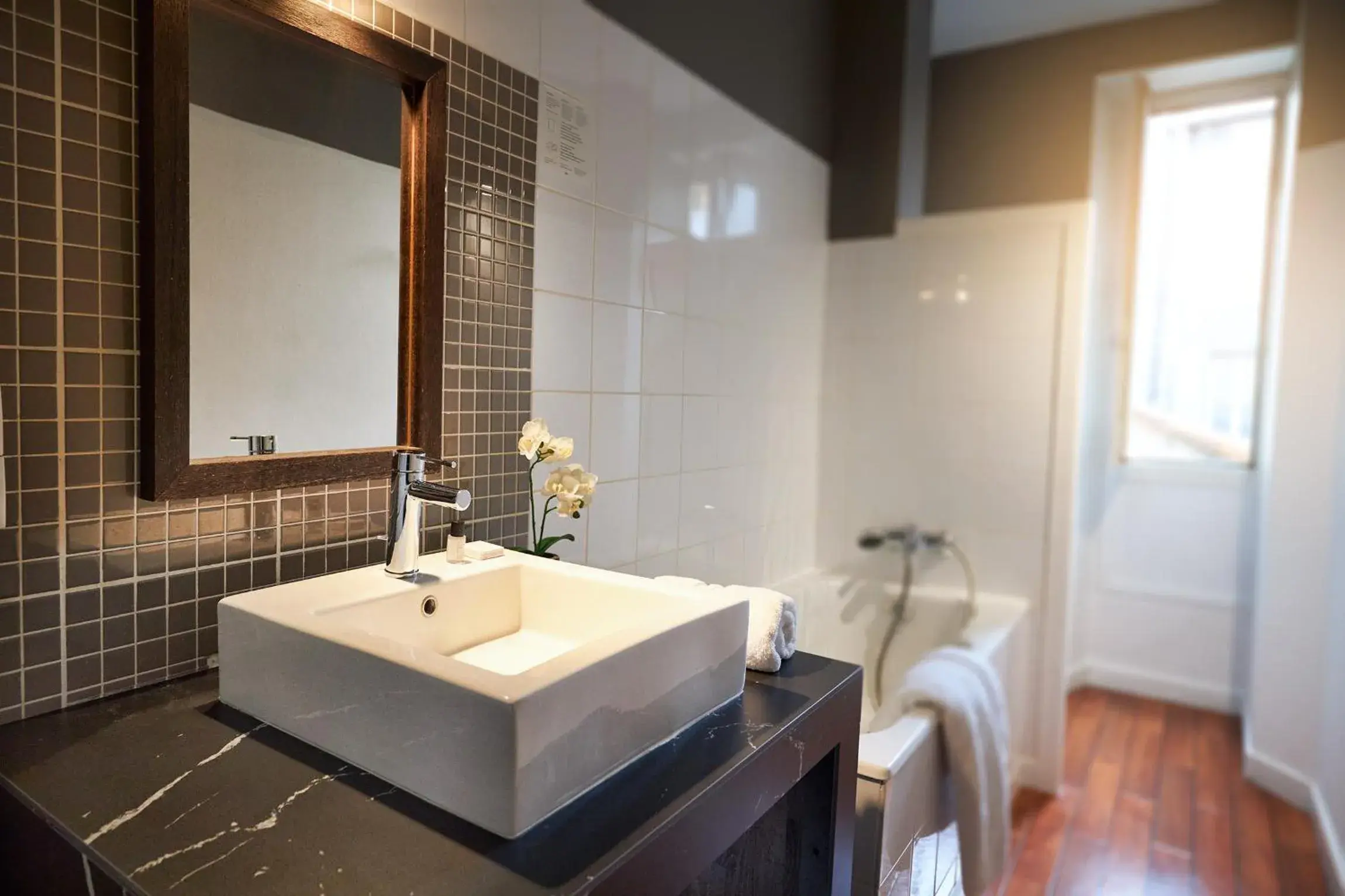 Standard Family Room in Hotel Les Negociants Standard Family Room in Hotel Les Negociants