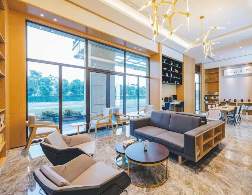 Atour Hotel Huzhou Changxing Changhai Road
