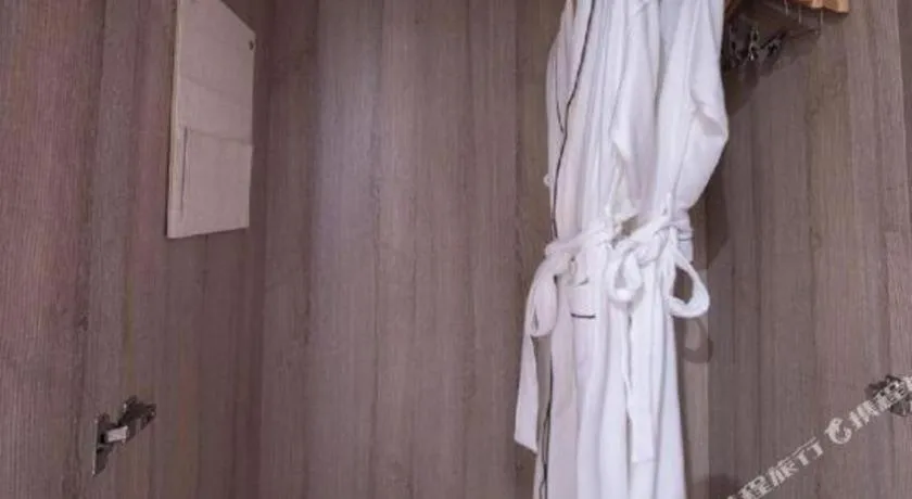 Atour Hotel Huzhou Changxing Changhai Road