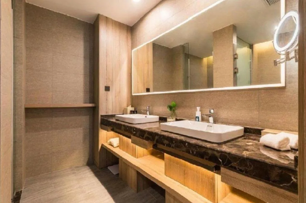 Atour Hotel Huzhou Changxing Changhai Road