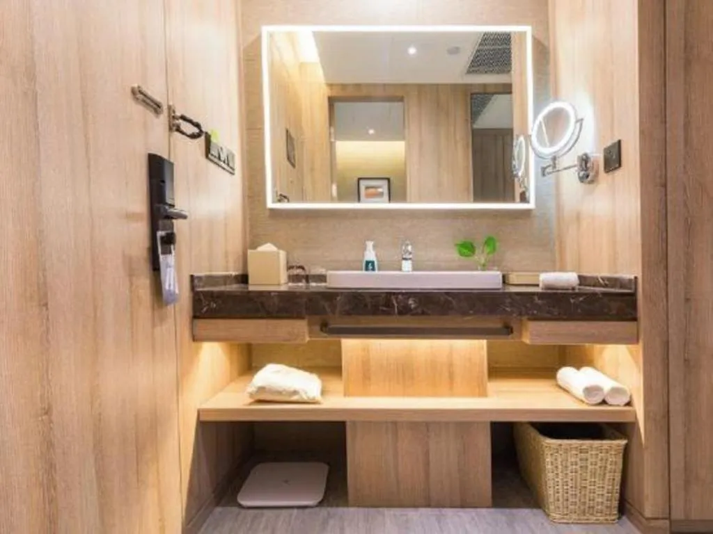 Atour Hotel Huzhou Changxing Changhai Road