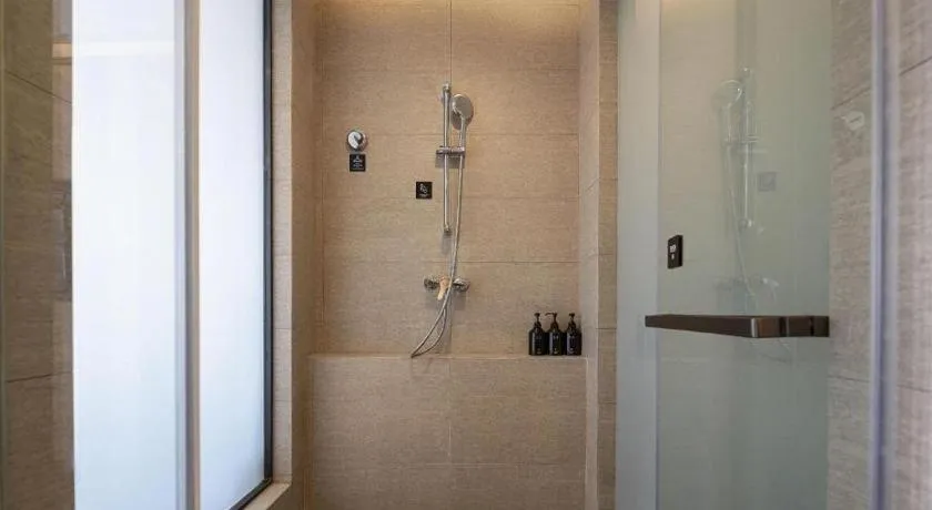 Atour Hotel Huzhou Changxing Changhai Road