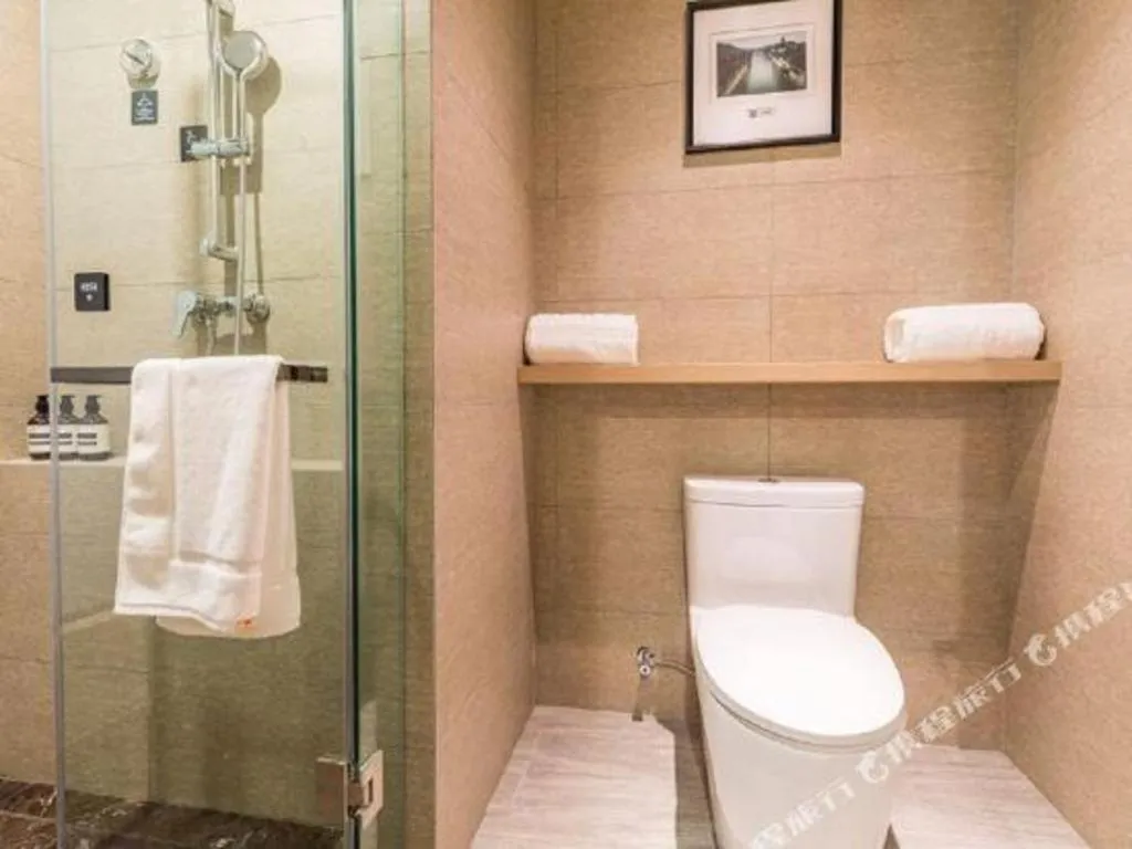 Atour Hotel Huzhou Changxing Changhai Road