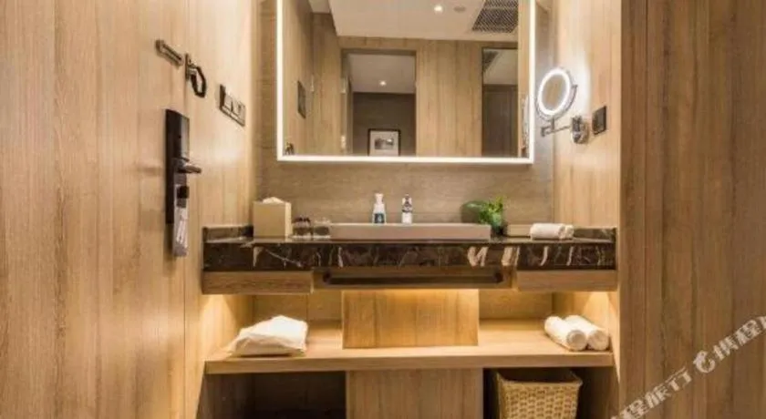 Atour Hotel Huzhou Changxing Changhai Road