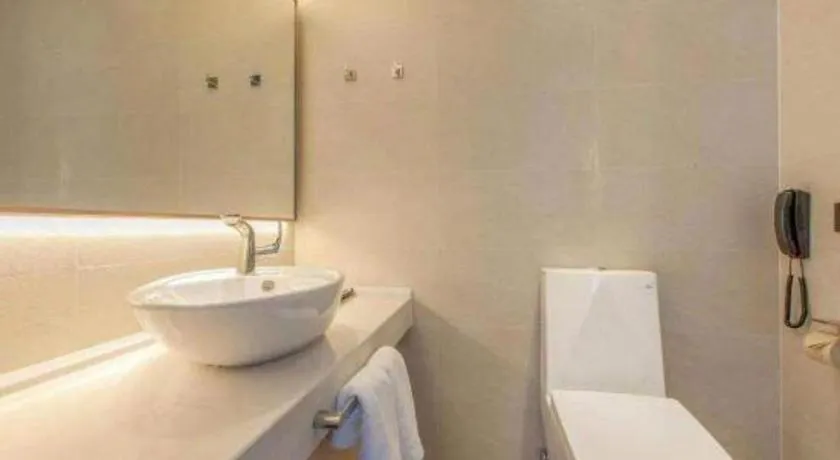 Lavande Hotels Wuhan Guanggu Yangjiawan Metro Station