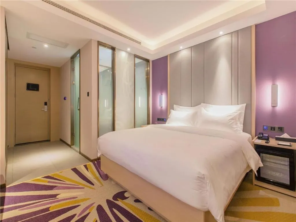 Bed in Lavande Hotels Wuhan Guanggu Yangjiawan Metro Station