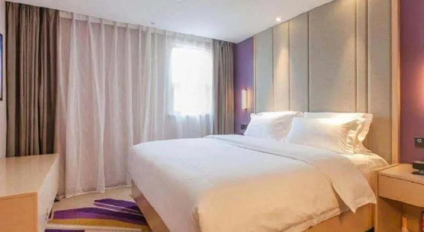 Bed in Lavande Hotels Wuhan Guanggu Yangjiawan Metro Station