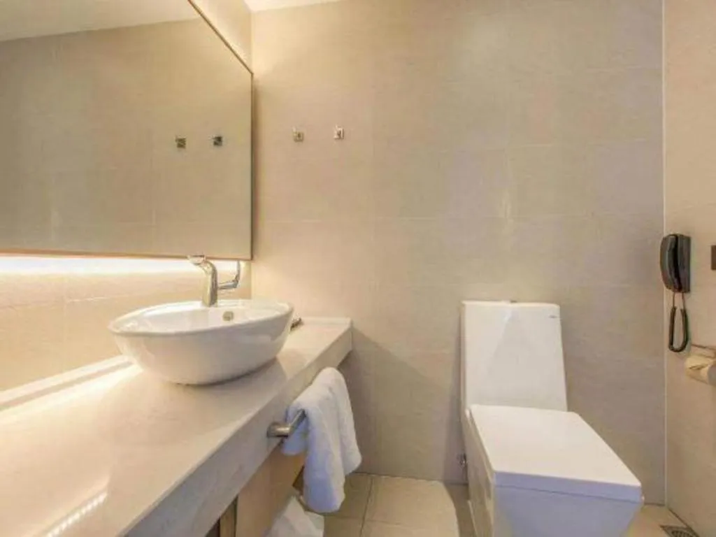 Lavande Hotels Wuhan Guanggu Yangjiawan Metro Station