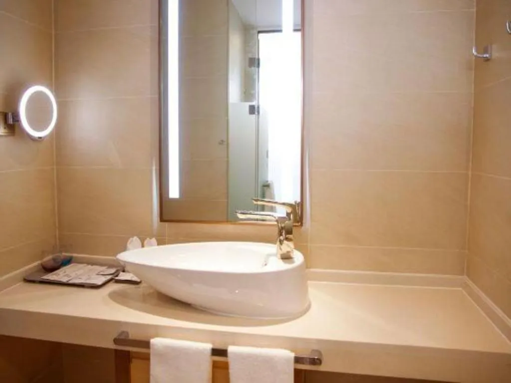 Lavande Hotels Wuhan Guanggu Yangjiawan Metro Station