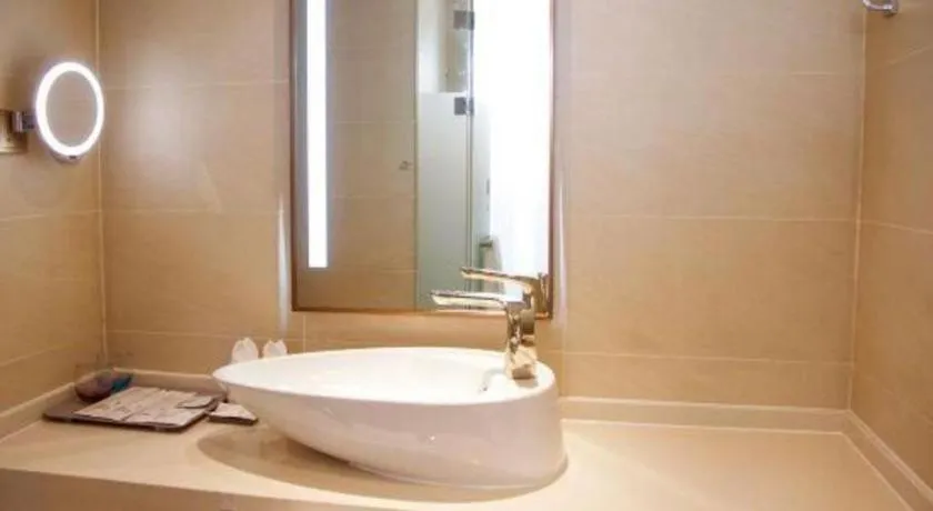 Lavande Hotels Wuhan Guanggu Yangjiawan Metro Station