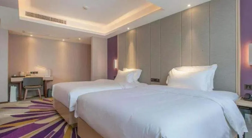 Bed in Lavande Hotels Wuhan Guanggu Yangjiawan Metro Station