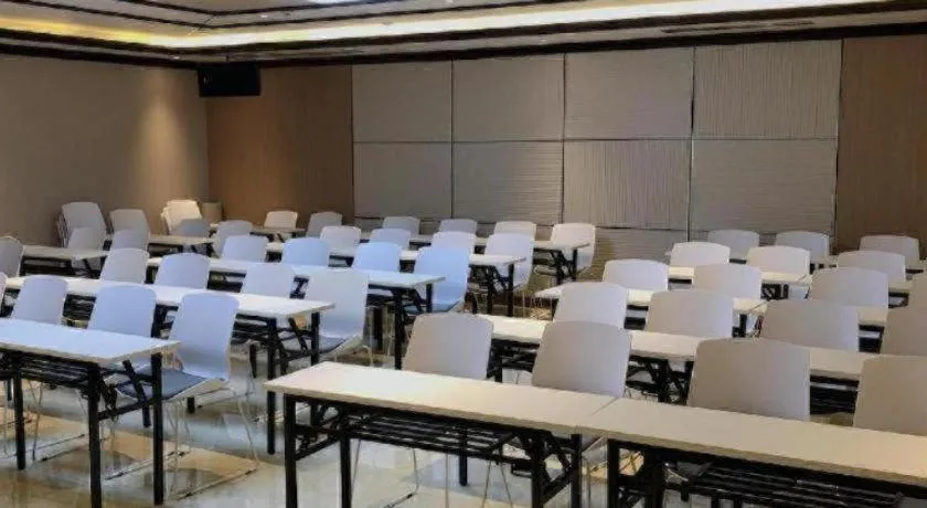 James Joyce Coffetel Anyang Railway Station Wenfeng Avenue Yinxu Scenic Spot