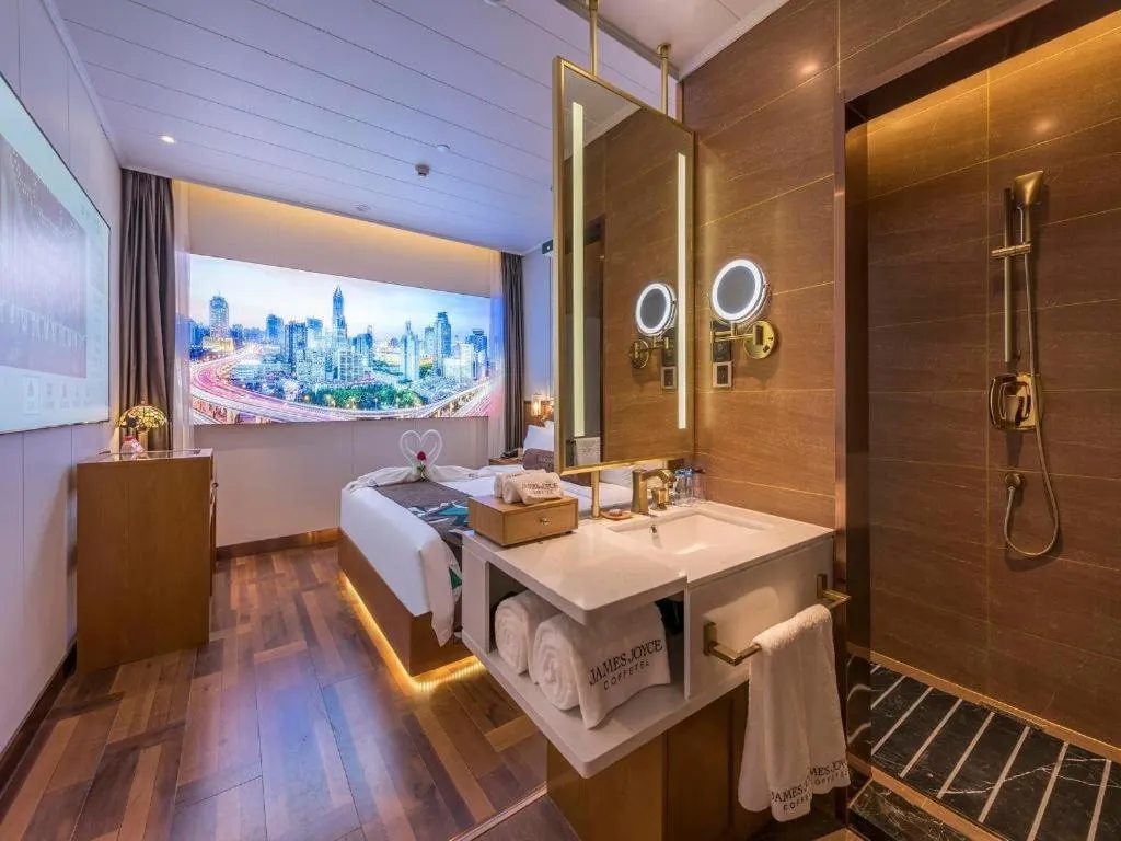 James Joyce Coffetel Anyang Railway Station Wenfeng Avenue Yinxu Scenic Spot