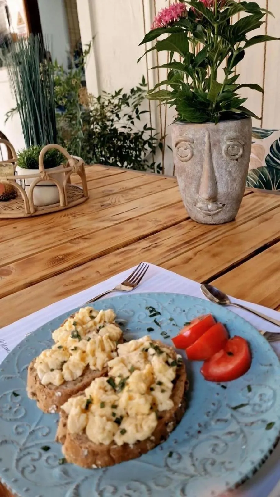 Breakfast in Epohikon Studios
