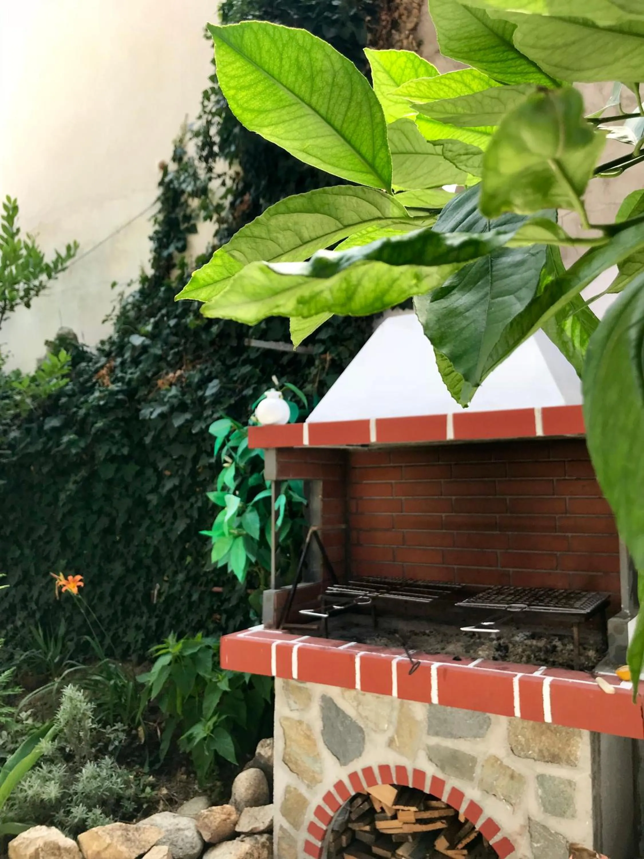 BBQ facilities in Epohikon Studios