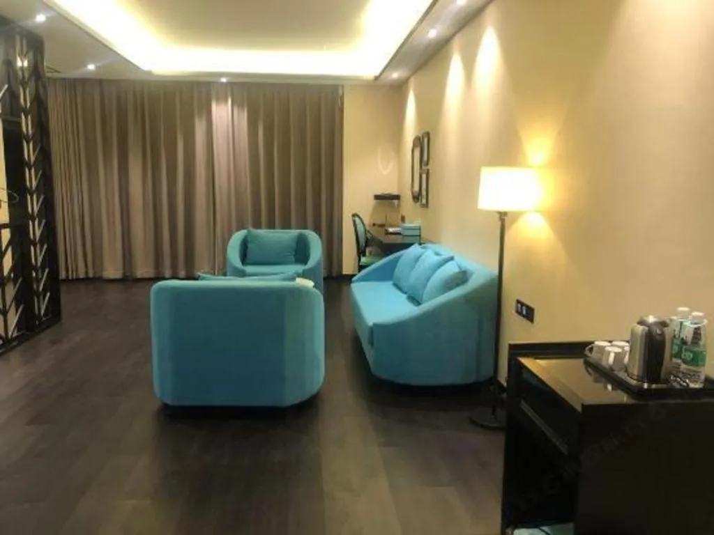 Xana Hotelle Yining Airport Road Jinwuyuan