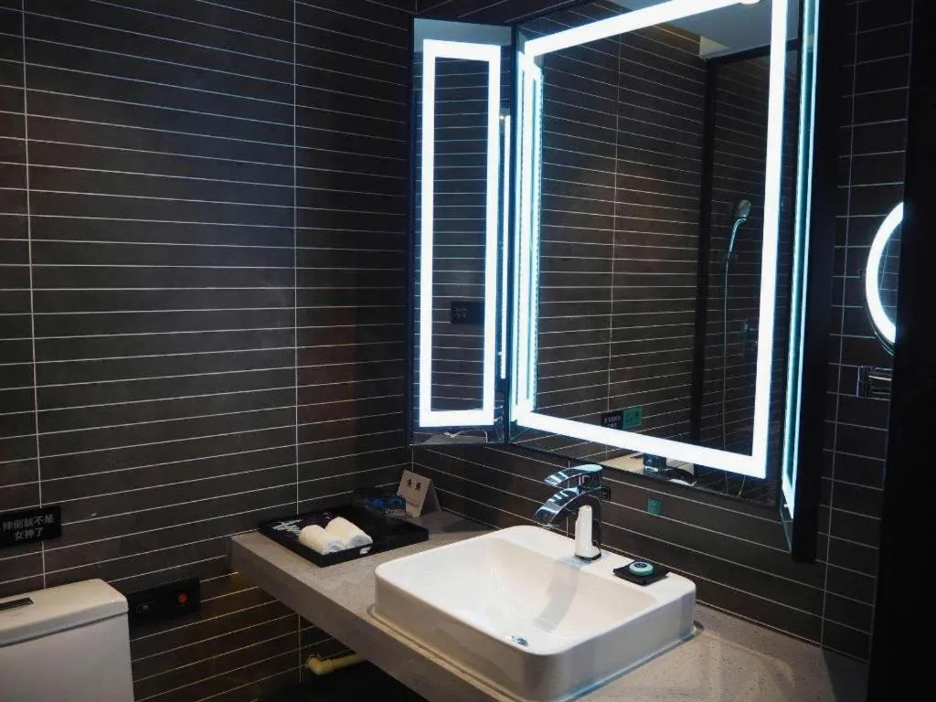 Xana Hotelle Yining Airport Road Jinwuyuan